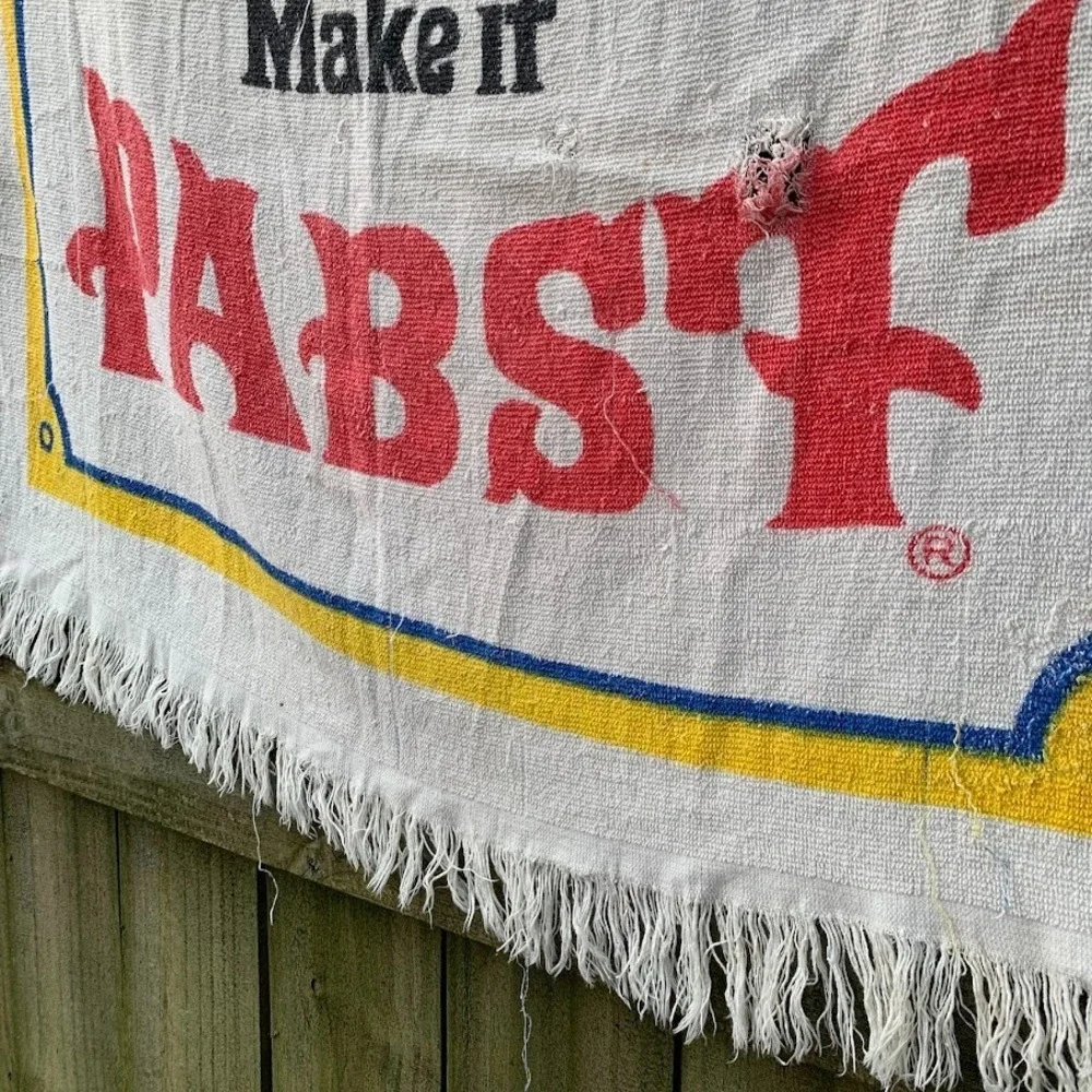 Vintage‎ Pabst Blue Ribbon Beach Towel When You Lift One Weightlifter Rare